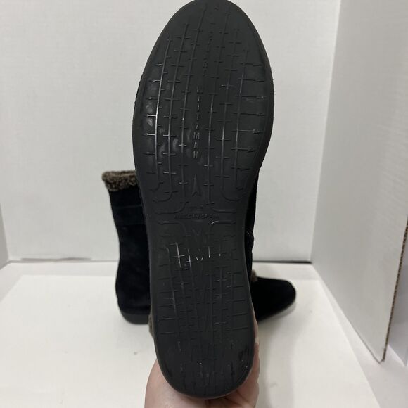 Stuart Weitzman Women’s Rodney black sport suede snow winter boots Size 9.5 - Picture 7 of 8